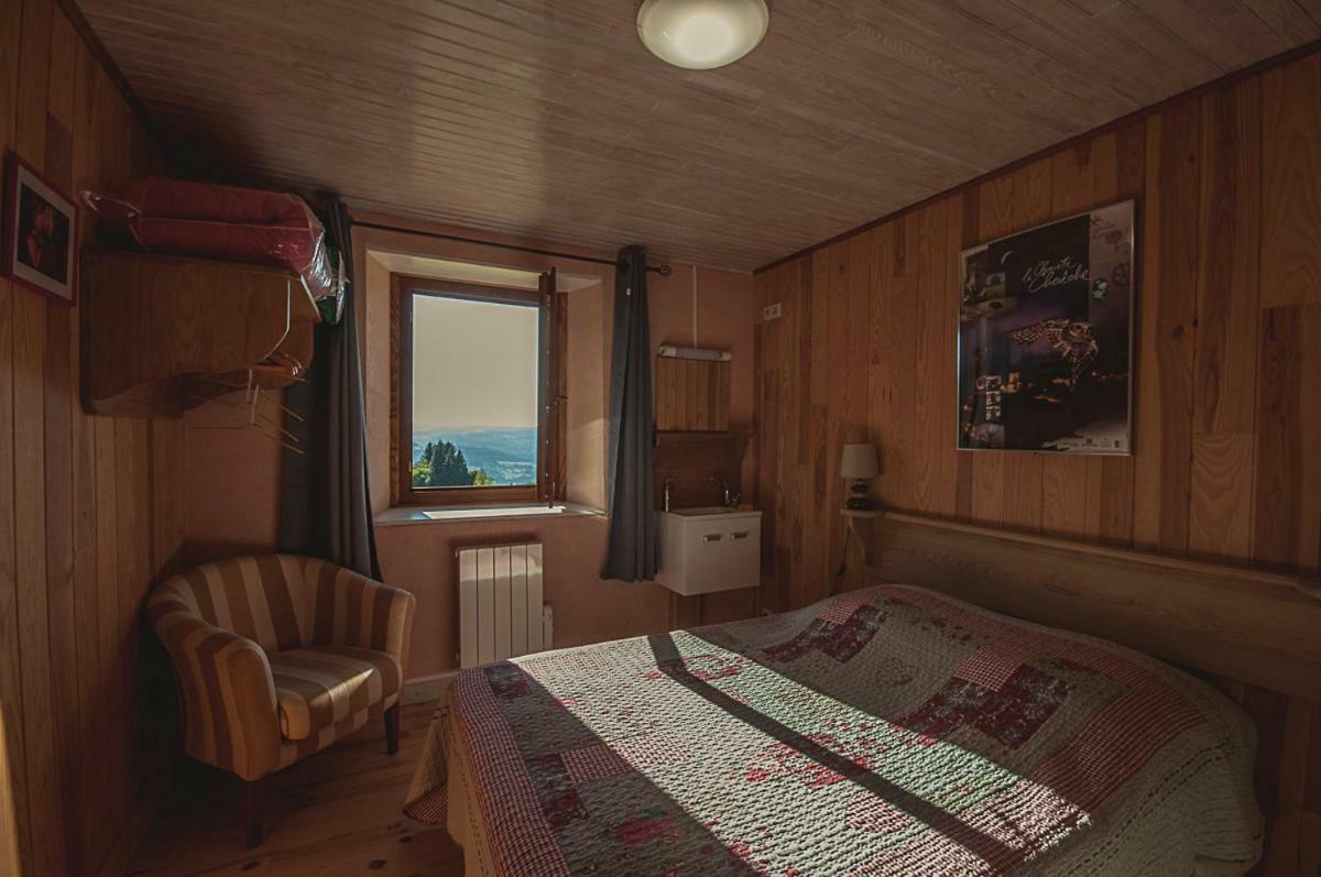 Gite " Oree Des Bois" Vertolaye Exterior foto